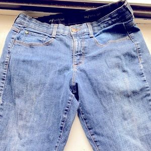 Comfy lee jeans button back pockets adjustable waistband